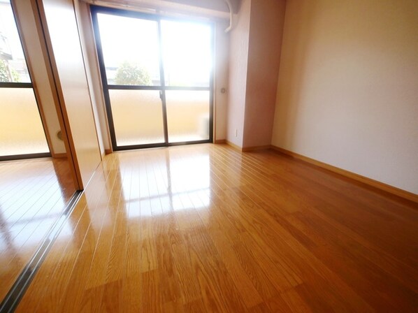 グリーンライトの物件内観写真